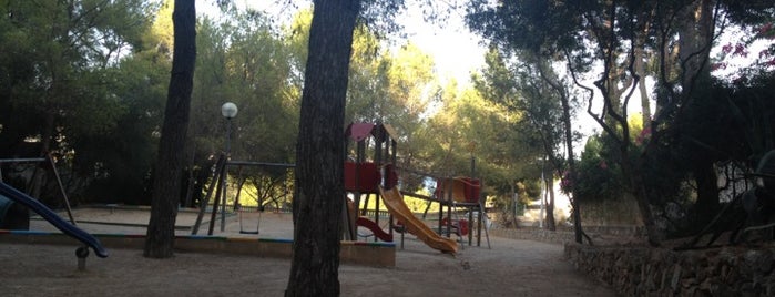 Parque de los Marrones is one of Posti che sono piaciuti a Yannovich.