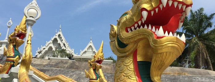 Wat Kaew Korawaram is one of กระบี่.