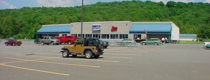 Dutch's Market is one of Lugares guardados de Michael.