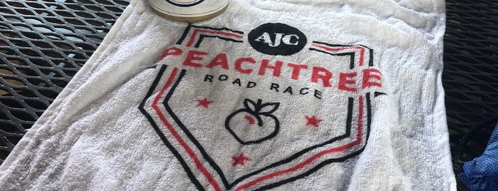 Peachtree Road Race - Heart Break Hill is one of Lugares favoritos de Chester.