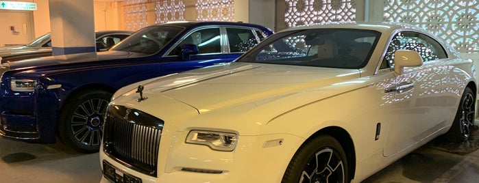 Rolls-Royce Motor Cars Showroom is one of Locais curtidos por R.
