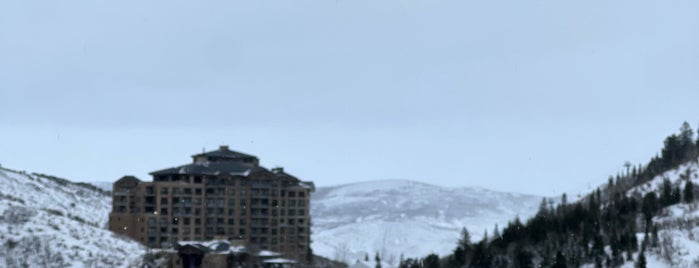 The St. Regis Deer Valley is one of สถานที่ที่ James ถูกใจ.