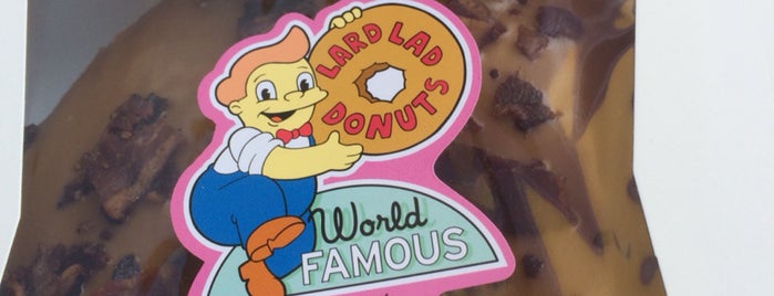 Lard Lad Donuts is one of Locais curtidos por Chris.