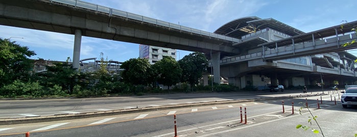 BTS ポーニミット駅 (S9) is one of MRT-BTS-ARL-SRT-BRT.