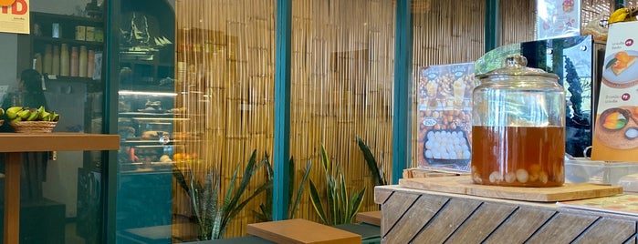 Refresh Tropical Cafe is one of Были Пхукет.
