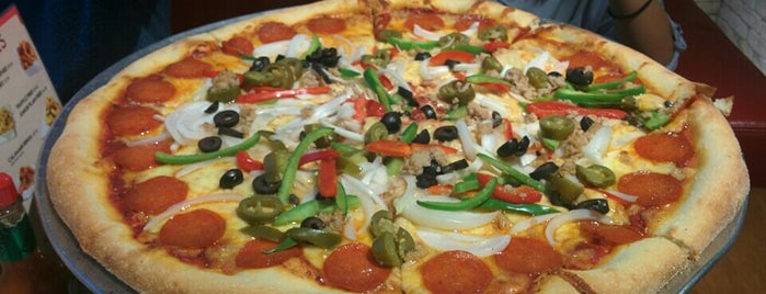 Tony's Pizza is one of Lugares favoritos de Lisa.