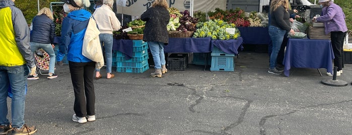 Aptos Farmer's Market is one of Santa Cruz.