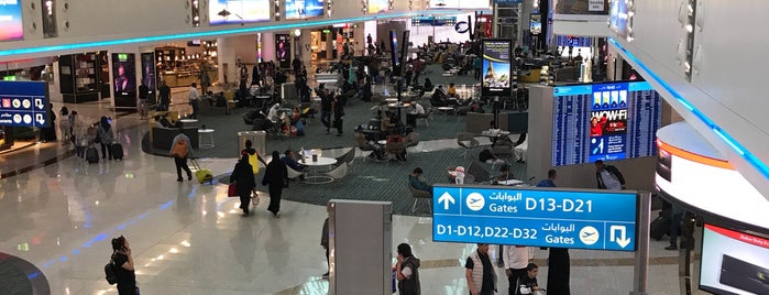 Dubai Uluslararası Havalimanı (DXB) is one of Поволжский 👑'ın Beğendiği Mekanlar.