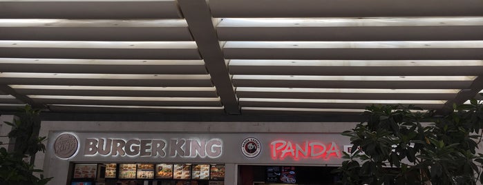 Burger King is one of Tempat yang Disukai Carlos.