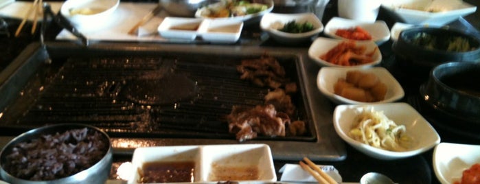 Arirang BBQ Restaurant is one of Mereさんのお気に入りスポット.