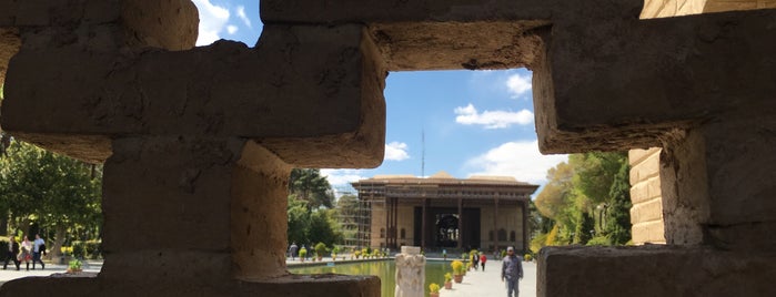 Chehel Sotoon Palace | کاخ چهل ستون is one of Posti che sono piaciuti a Nora.