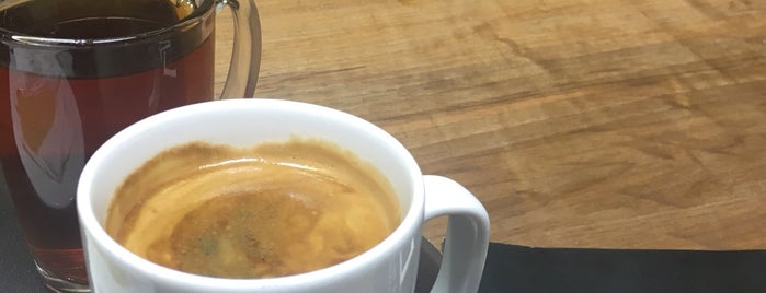 Lamiz Coffee is one of Lugares favoritos de Nora.