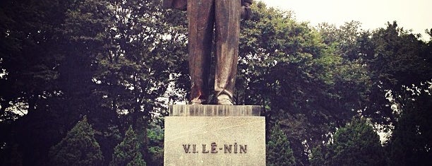 Công Viên Lê Nin (Lenin Park) is one of Hanoi.