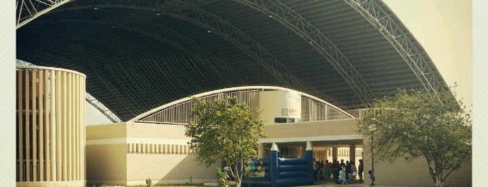 Complejo Olímpico Deportivo Inalámbrica is one of Lugares favoritos de Rick.