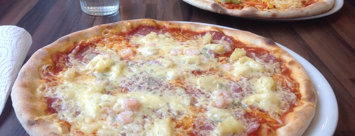 Tapiola Pizza is one of Mestat.
