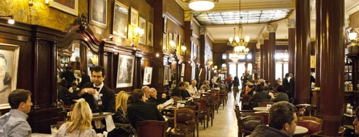 Gran Café Tortoni is one of Imperdibles de Buenos Aires.