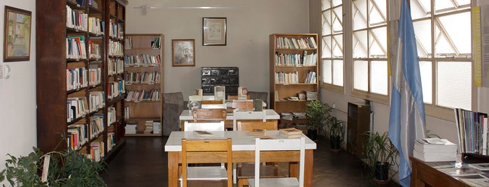 Biblioteca Alfonsina Storni is one of Bibliotecas Públicas de la Ciudad de Buenos Aires.