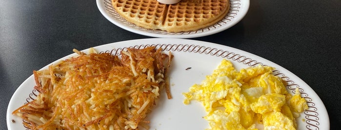 Waffle House is one of Chesterさんのお気に入りスポット.