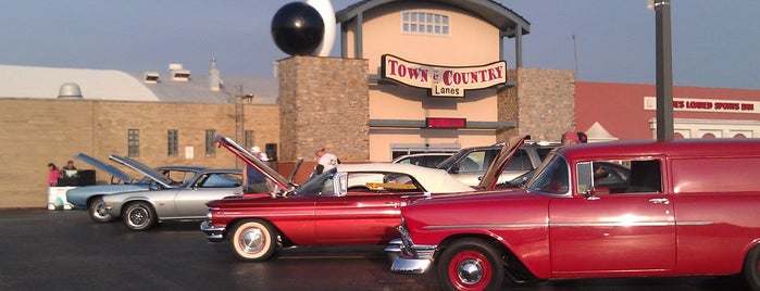 Joliet Town & Country Lanes is one of The hot list.