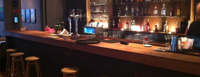 Rex Bar is one of Locais curtidos por Paula.