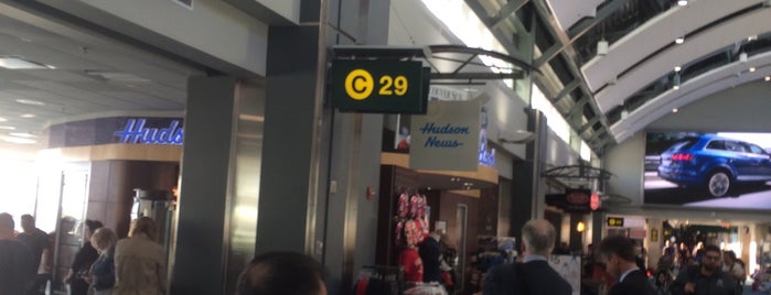 Gate C29 is one of Lugares favoritos de Vern.