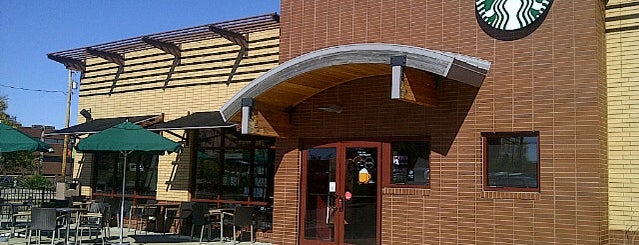 Starbucks is one of Lugares favoritos de Doreen.