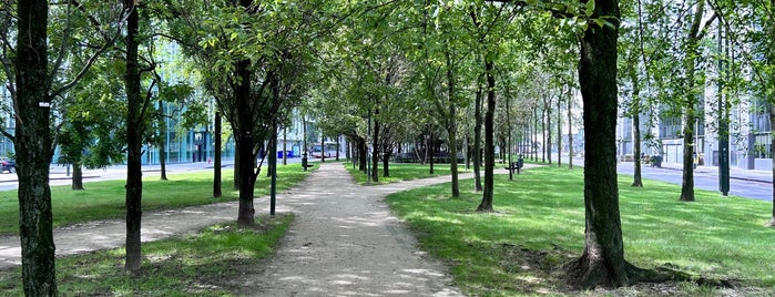 Parc du Boulevard du Roi Albert II / Park Koning Albert II Laan is one of Brussles.