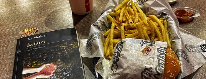 Carl's Jr. is one of Best Burger Places in Ankara.