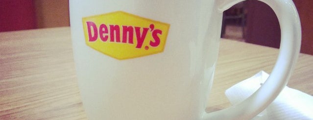 Denny's is one of สถานที่ที่ Laura ถูกใจ.