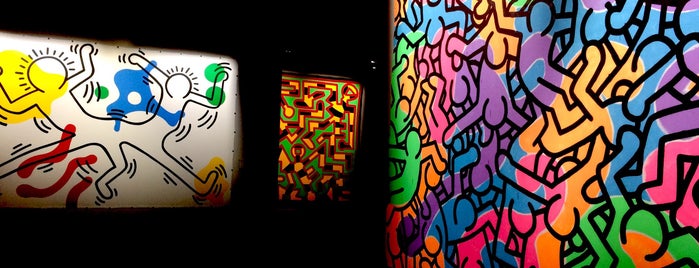 Keith Haring is one of Lieux qui ont plu à Ubu.