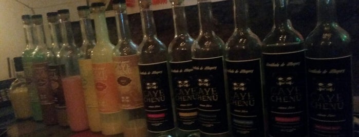 Caye Chenu Mezcalería is one of Caterinaさんのお気に入りスポット.