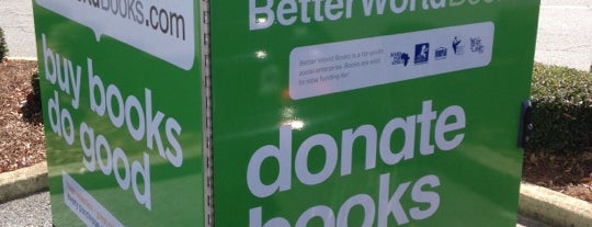 Better World Book Drop Box is one of Chester'in Beğendiği Mekanlar.