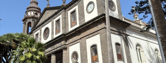 Catedral de Nuestra Señora de Los Remedios is one of Lugares favoritos.