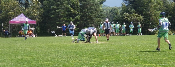 Lake Placid Lacrosse Fields is one of Chrisさんのお気に入りスポット.