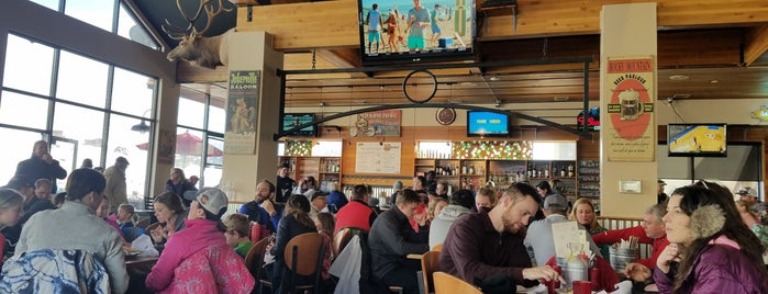 Roadhouse Bar & Grill is one of Brian : понравившиеся места.
