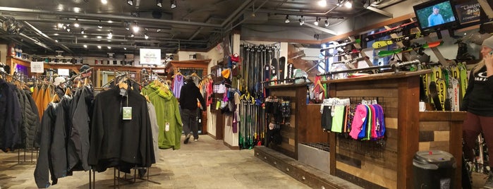 aloha ski and snowboard rental is one of Erikaさんのお気に入りスポット.