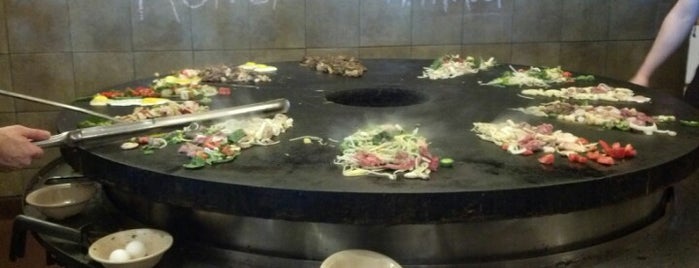 BD's Mongolian Grill is one of Lugares favoritos de Hannah.