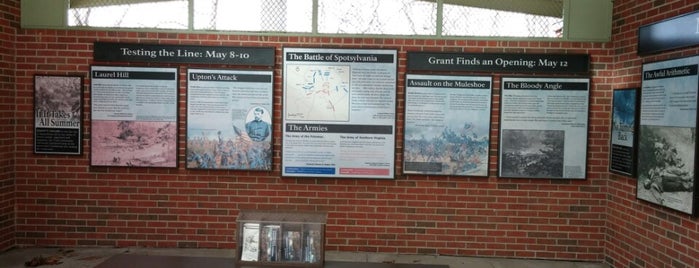 Spotsylvania Battlefield Exhbit Shelter is one of Lugares favoritos de Jon.