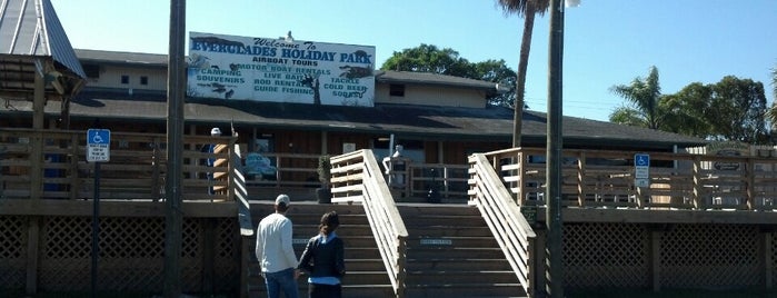 Everglades Holiday Park is one of Tempat yang Disukai Steven.