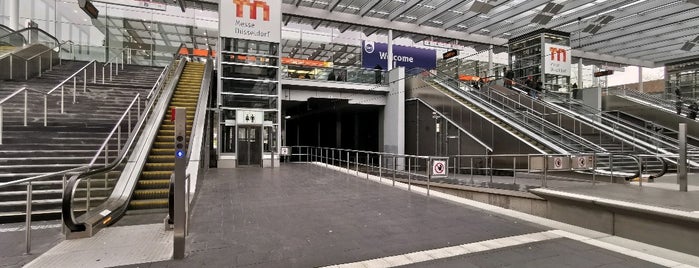 U Merkur Spiel-Arena/Messe Nord is one of Serhan 님이 좋아한 장소.
