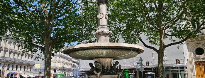 Place André Malraux is one of Places de Paris.