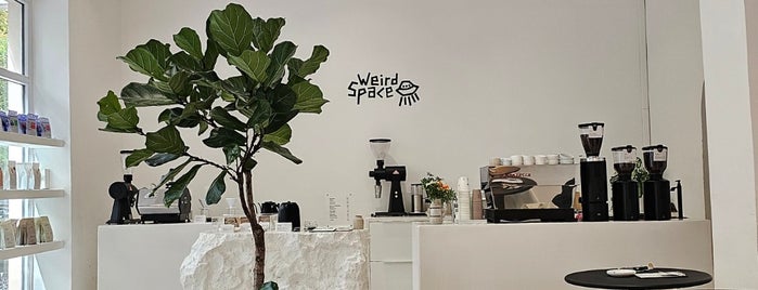 Weird Space Café Friedrichstadt is one of Düsseldorf beloved.