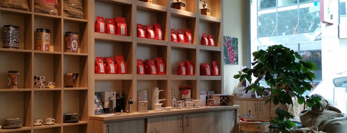 Hania Kaffemanufaktur is one of Europe specialty coffee shops & roasteries.
