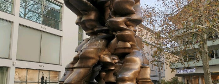 Tony Cragg Sculpture „Mean Average“ is one of bonn.