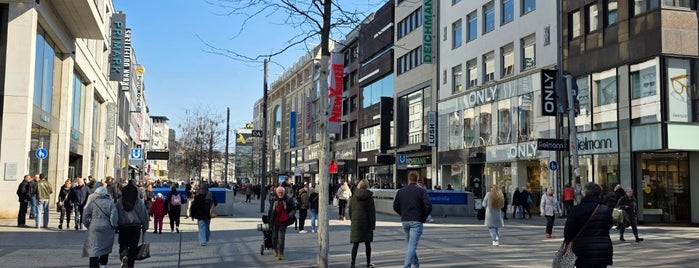 Schadowstraße is one of Düsseldorf Best: Sightseeing.