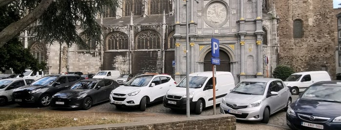 Place Saint-Jacques is one of Liège.