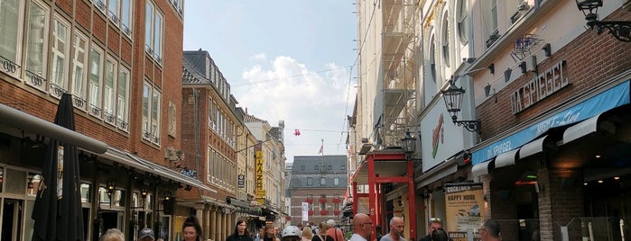 Längste Theke der Welt is one of Düsseldorf fav´s.