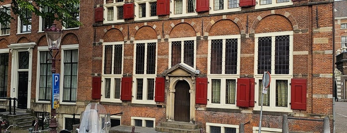 Oudezijds Voorburgwal is one of Amsterdam Best: Sights & shops.