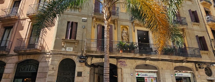 Carrer dels Tallers is one of Yaron'un Beğendiği Mekanlar.