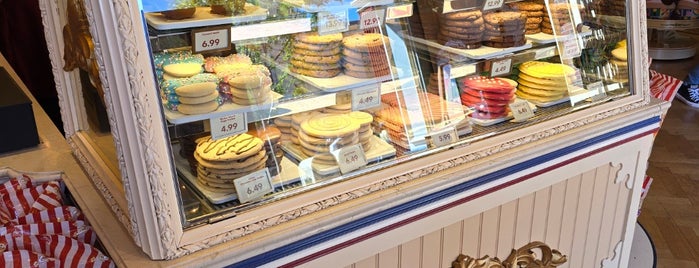 Penny Arcade is one of The 7 Best Places for Apple Pie in Anaheim.